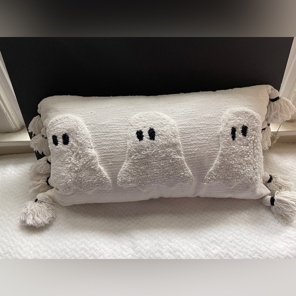 NEW LAST ONE Halloween Ghost Viral White Three Ghost 👻 Tassel Pillow Rachel Zoe - Picture 5 of 10